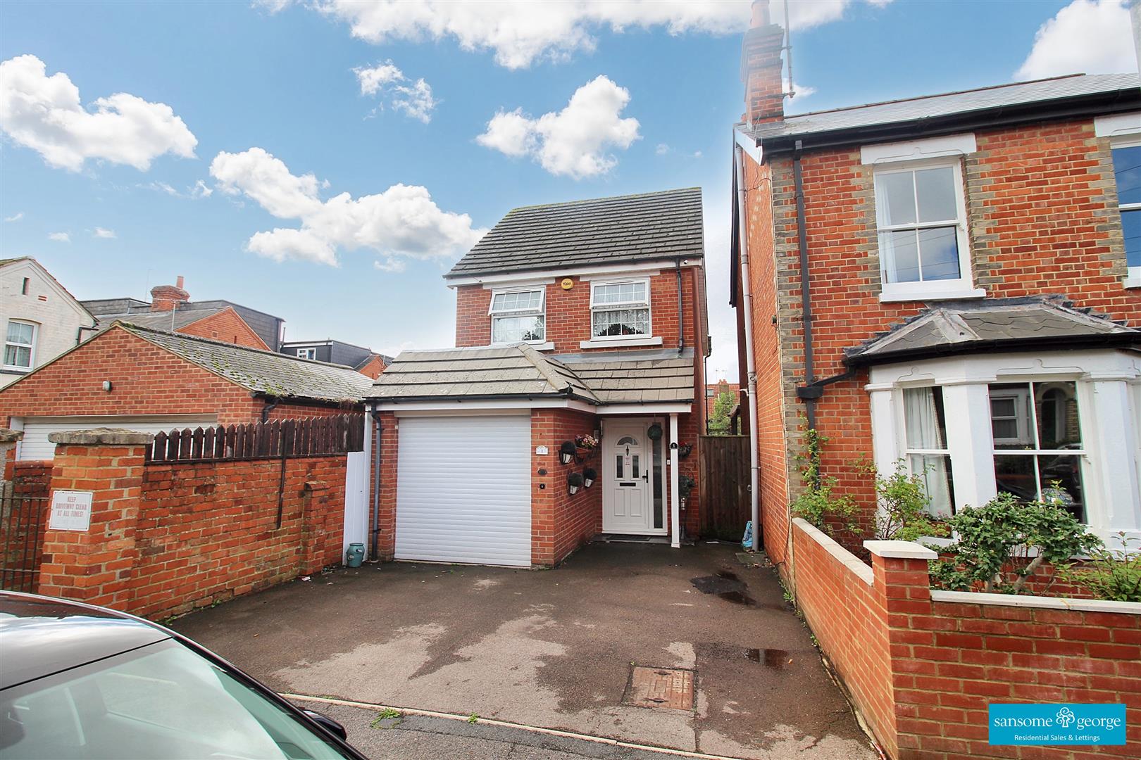 3 bed property in Shenstone Road, Reading